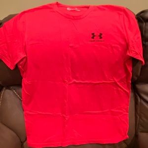 Under Armour tshirt